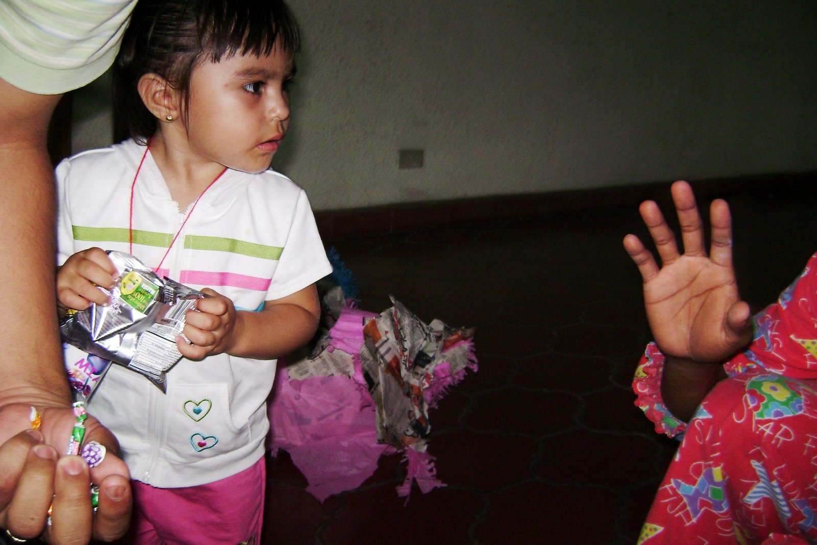 [Mia Doesn't Like the Clown[2].jpg]