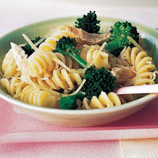 Fusilli With Broccoli and Chicken