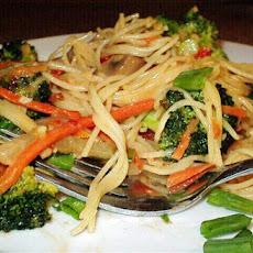 Thai Noodles With Spicy Peanut Sauce