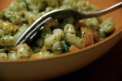 http://lh3.ggpht.com/jupdike/SLx7Kk5Qk6I/AAAAAAAAKP0/F0zK2-Hrm1w/s400/DSC_1641.JPG
