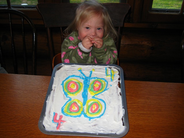 [Cabin  Mem. weekend 5-26,  (Annes 4th bday 152[2].jpg]