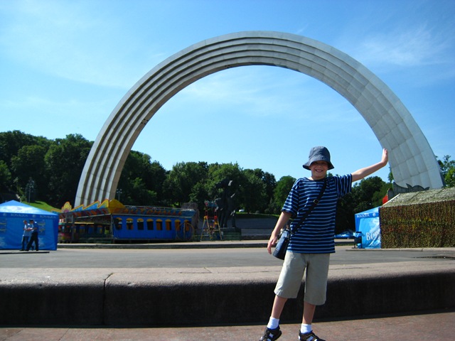 [AirplaneandKievJuly19220932.jpg]