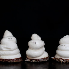 Spooky Ghost Meringues