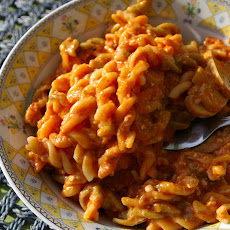 Stove Top Macaroni and Cheese With Tomatoes