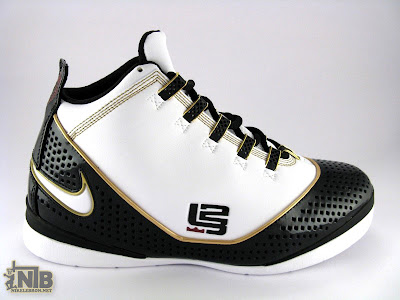 Finishline Exclusive Zoom Soldier II Remix Showcase lbj soldier ii og white black gold4 01 Finishline Exclusive Zoom Soldier II Remix Showcase