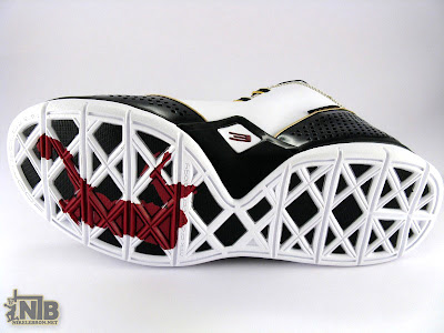 Finishline Exclusive Zoom Soldier II Remix Showcase lbj soldier ii og white black gold4 03 Finishline Exclusive Zoom Soldier II Remix Showcase