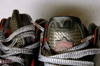 White/Black Varsity Red LeBron VI Sample Showcase nike zoom lebron 6 gr black white red 7 13 White/Black Varsity Red LeBron VI Sample Showcase