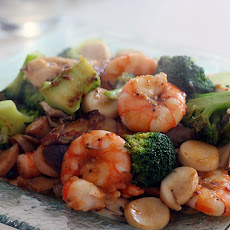 Shrimp With Broccoli in Foil Packets