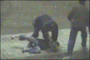 [mersinpoliscocuklaraiskence[6].jpg]