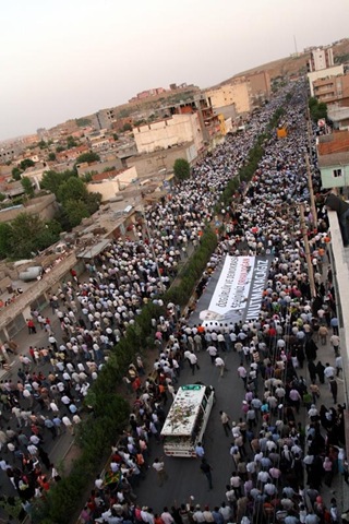 [orhan-dogan-topraga-verildi2_b[4].jpg]