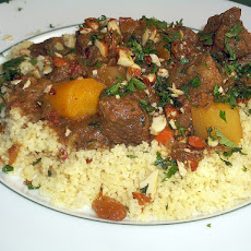 Lamb tagine with cinnamon, saffron and dried fruit