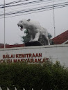 Patung Macan Balai Kemitraan Serang