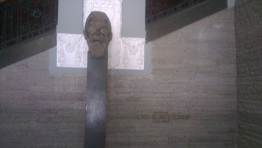 Паметник на Цани Калянджиев