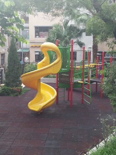 Kwan Mun Hau Playground