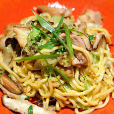 Chicken Lo Mein with Ginger Mushrooms