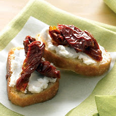Goat Cheese and Sun-Dried Tomatoes Crostini