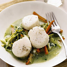 Poached Scallops with Leeks and Carrots