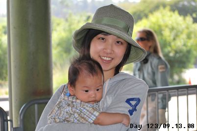 在Wild Animal Park，給漂亮阿姨抱抱