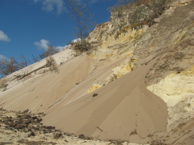 [Rainbow Beach 027[2].jpg]