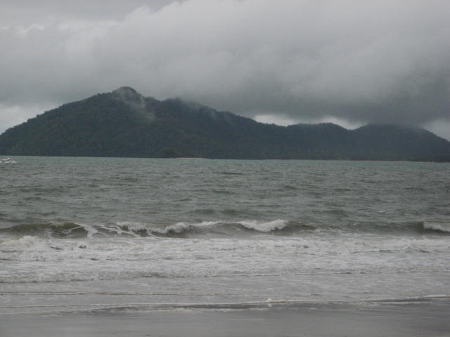 [MISSIONBEACH0042.jpg]