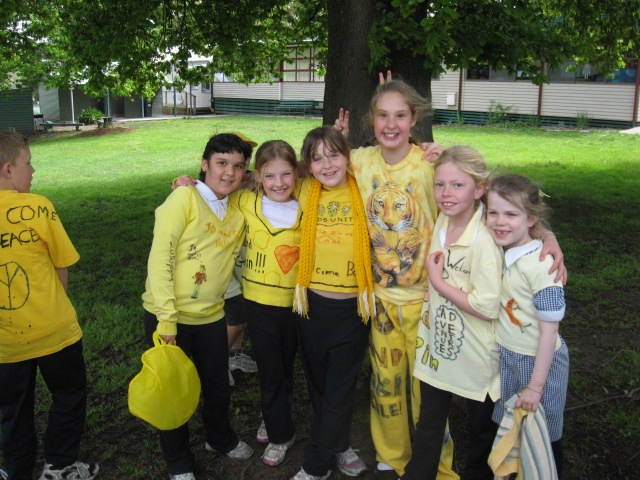 [YELLOWDAY0092.jpg]