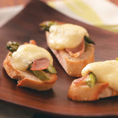 Asparagus, Brie & Parma Ham Crostini Recipe