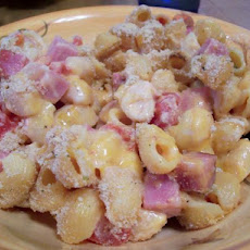 Spicy Ham and Tomato Macaroni and Cheese Casserole
