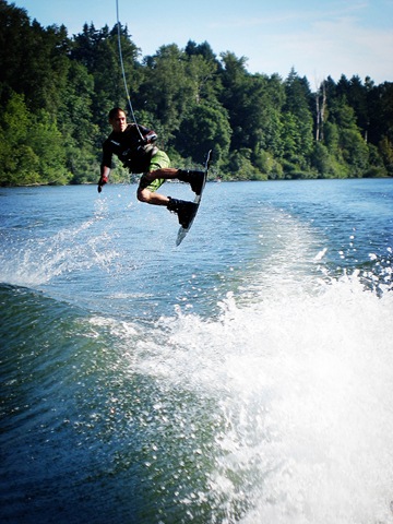 [kawika wakeboarding[8].jpg]