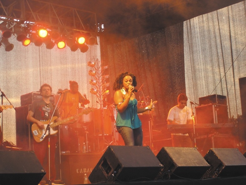 [paula lima show[3].jpg]