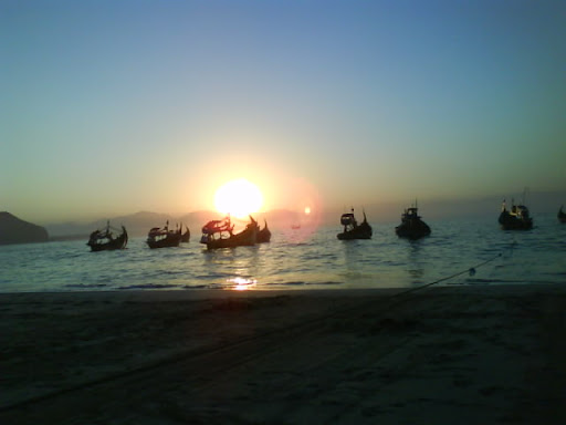 Pantai Tanjung Papuma di saat SUnrise