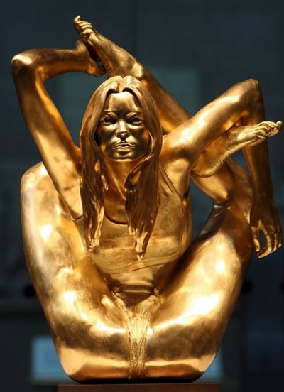 Quinn-kate-Moss-ouro2