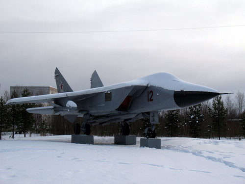 Памятник МиГ-31