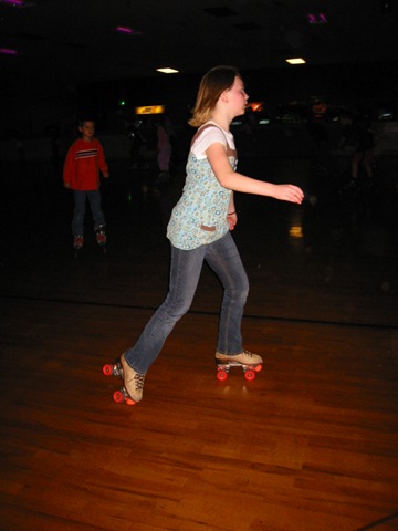 [skating0055.jpg]