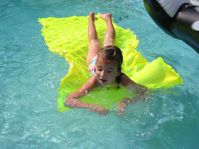 [swim party (43)[3].jpg]