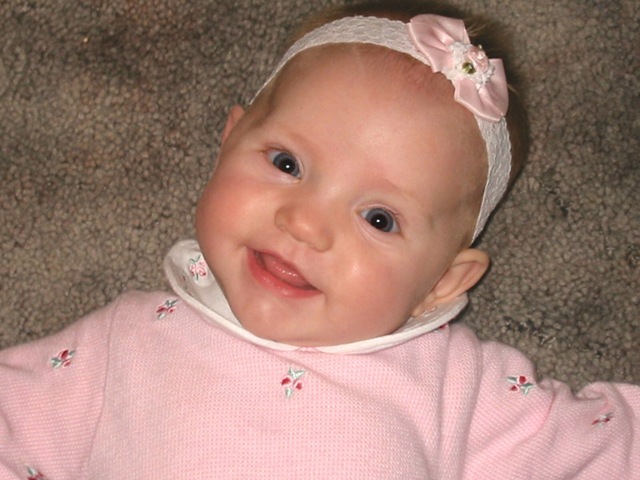 [Ashlin in pink 4mon[6].jpg]