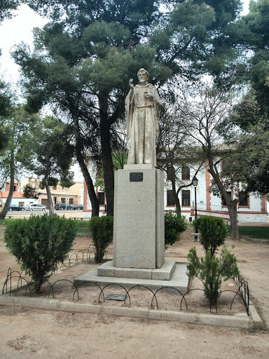 Estatua Fray Luis de Leon Belmonte