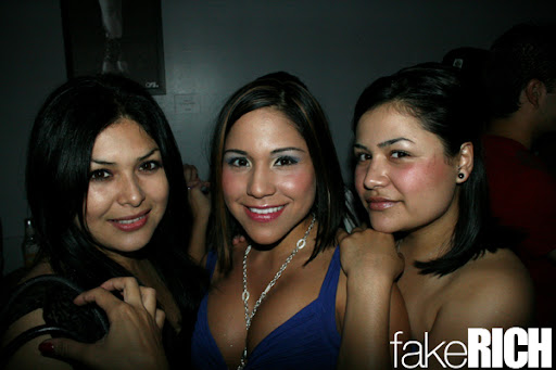 muchachas sucias! (GOOGLE IT)