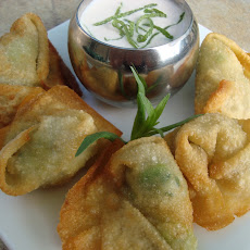 Fried Crab and Avocado Wontons