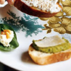 Sweet Pea-Mint Crostini
