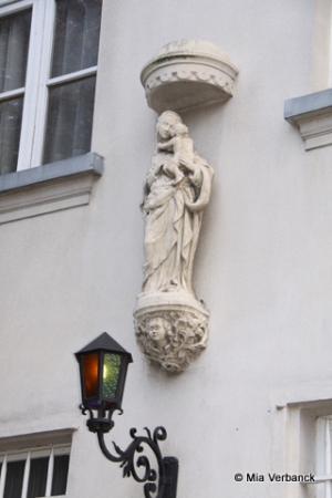 Maria Statue