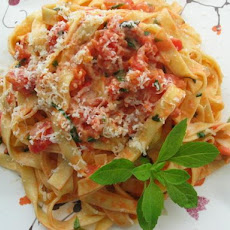 Fettuccini With Spicy Tomato Cream Sauce