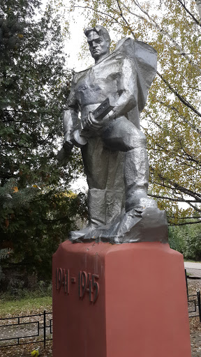 Памятник В.О.В.