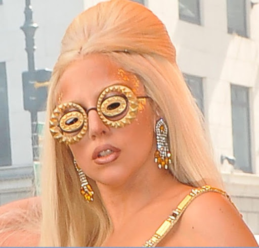 lunettes de soleil de Lady Gaga 