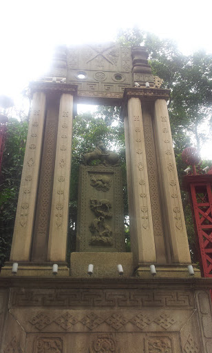 The Gate of Yellow Flower Tomb