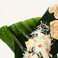 Vigorón or Chicharrón con Yucca (Yucca and Pork Rinds)