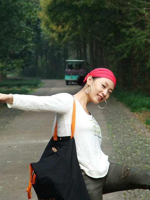 Beautiful asian beauty 1193723544_0.31153100.jpg