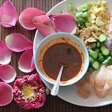 Thai Pomelo and Shrimp Salad (Miang Som O)