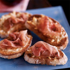 Cheese Crostini with Prosciutto