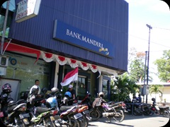 Bank Mandiri Darmo Park 2393