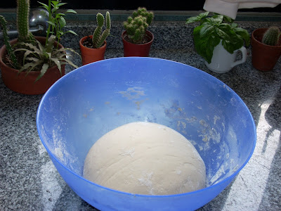 bollo de pan amasado pan de chicharrón